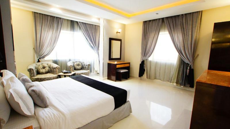 Al Muhaidb Al Takhassusi Aparthotel 3*